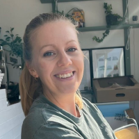 Dr Rebecca McMillin