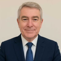 Dr Lawrence Benner