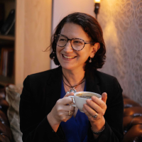 Dr Catherine Mathews