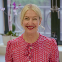 Dr Alison Wright