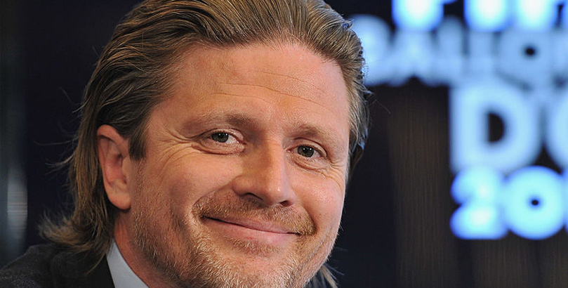 Who does former Arsenal and Chelsea favourite Emmanuel Petit want to win the FA Cup final?