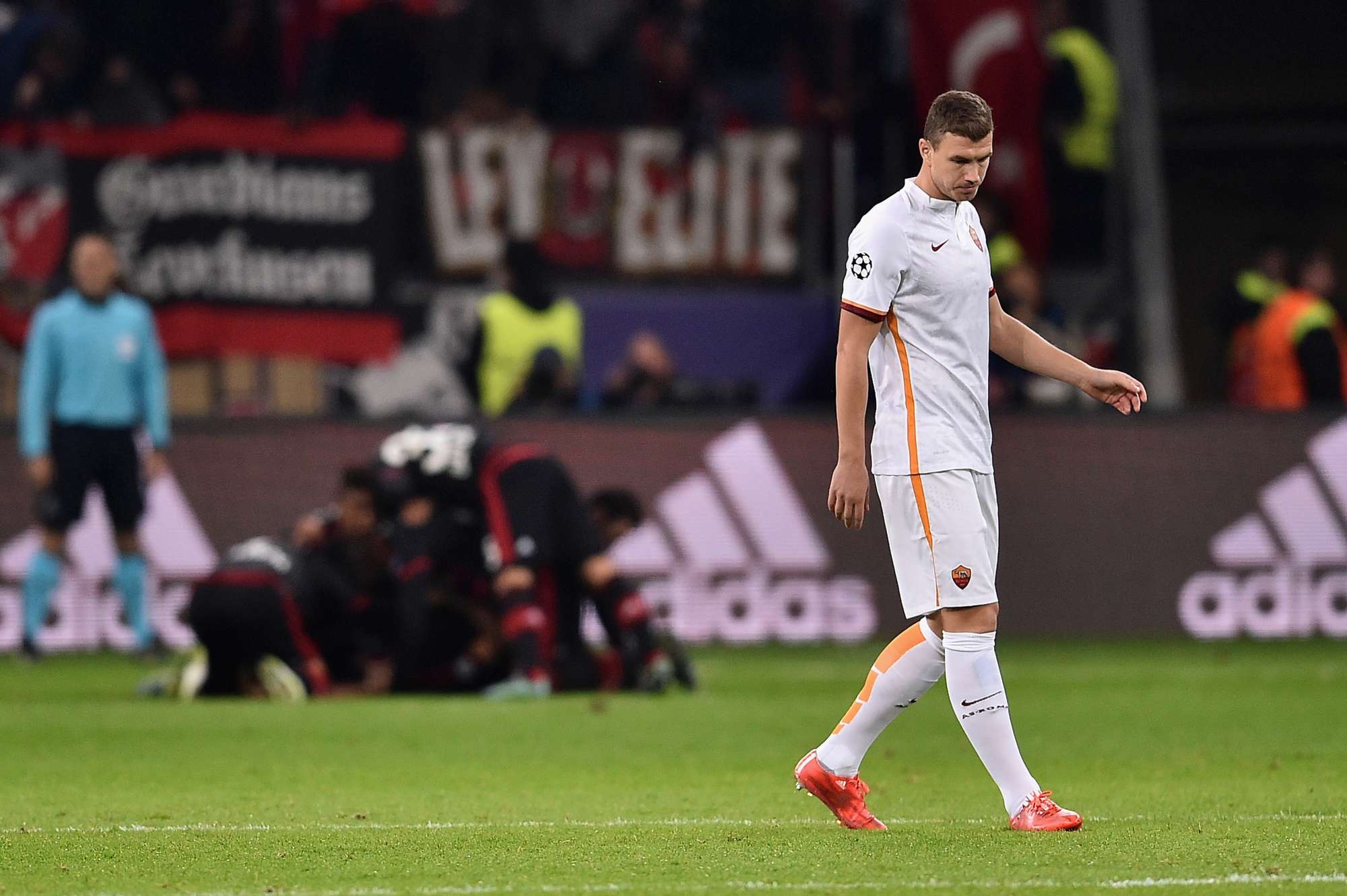Edin Dzeko non riesce a finalizzare il gioco "povero" della Roma