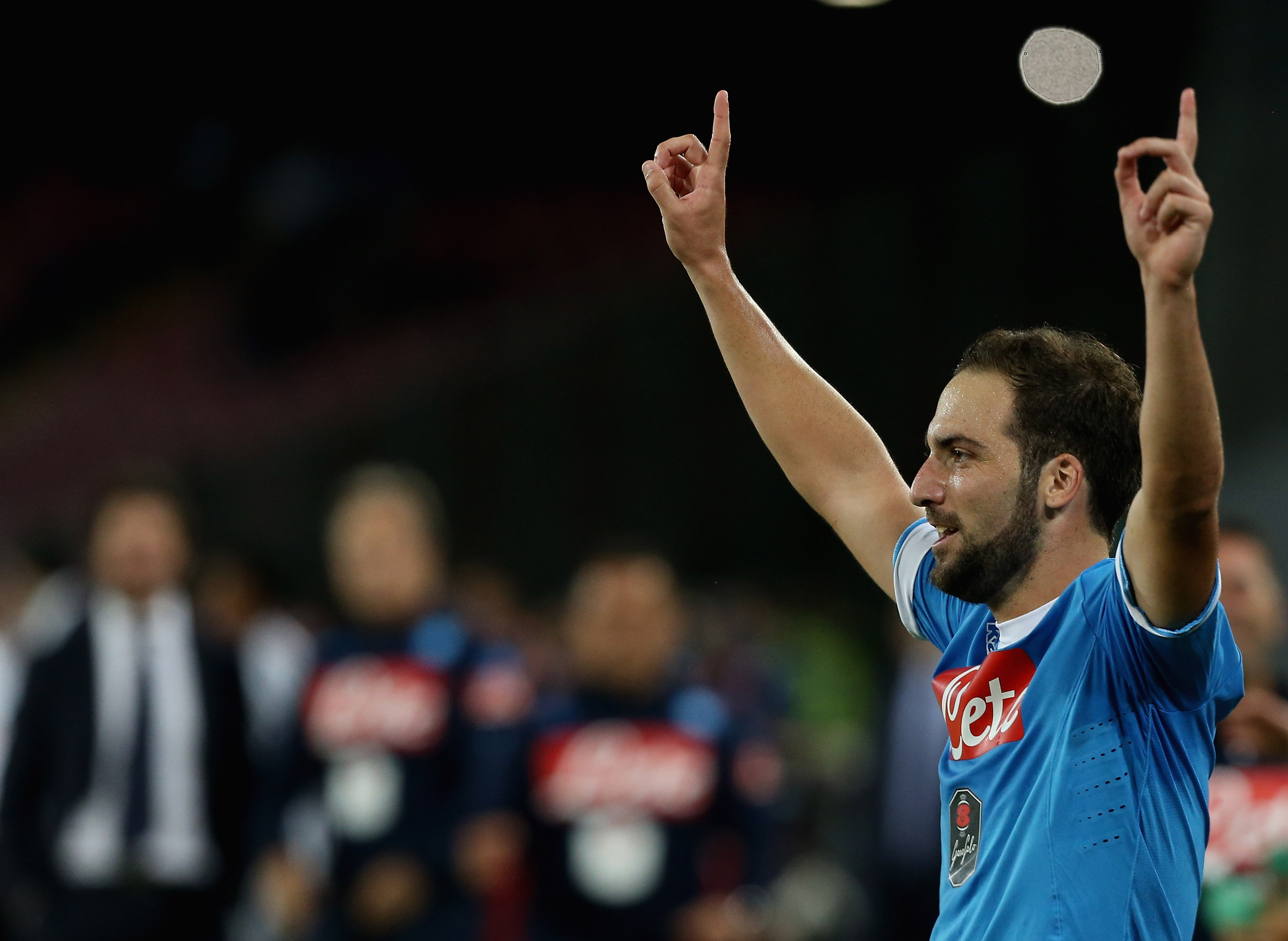 Nessuno come Higuain in Serie A: 29 reti in 30 partite. L'ultimo che ci riuscì a Napoli fu Edinson Cavani, che l'anno dopo lasciò l'Italia...