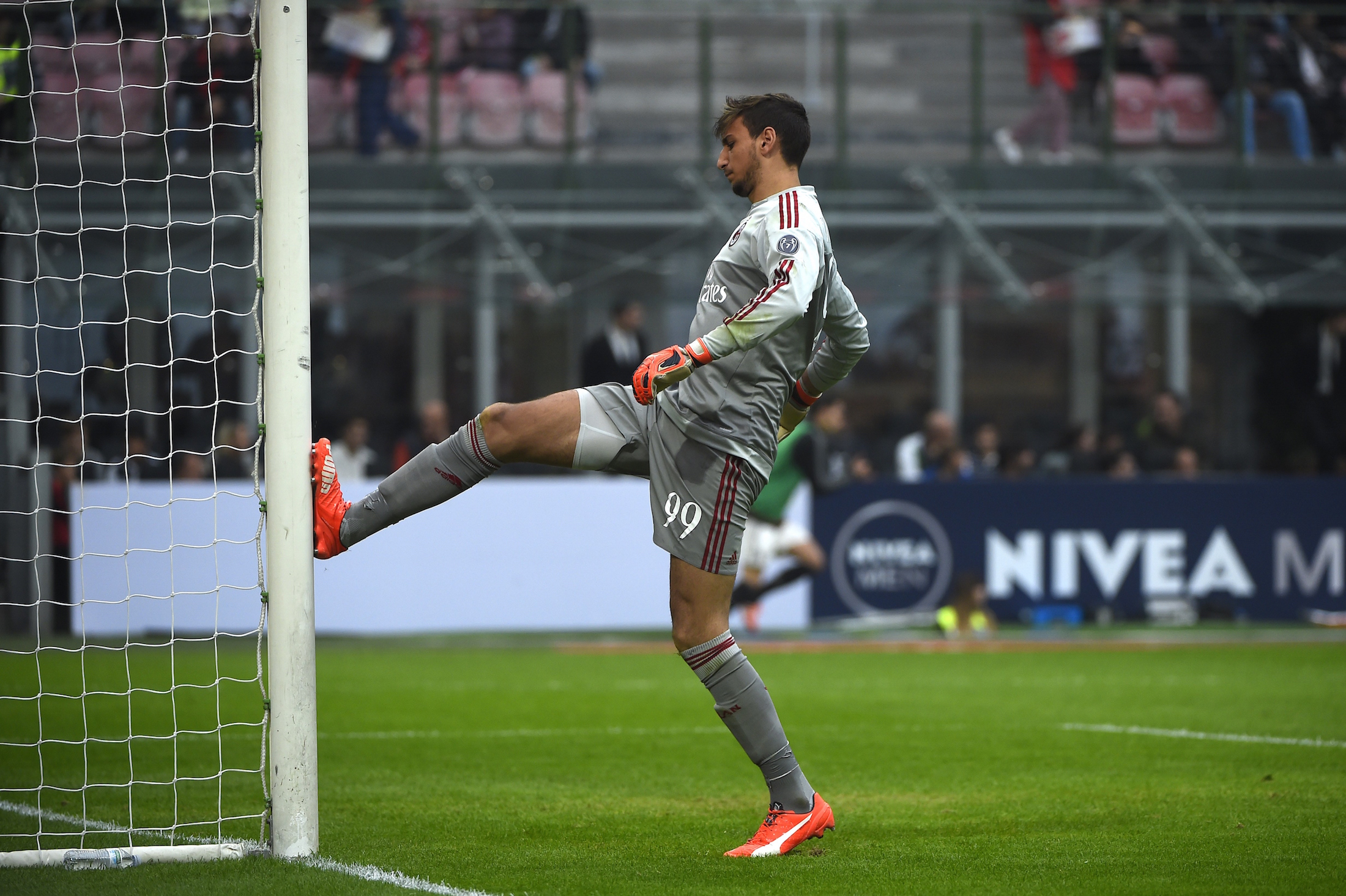 La rabbia di Donnarumma dopo il gol subito