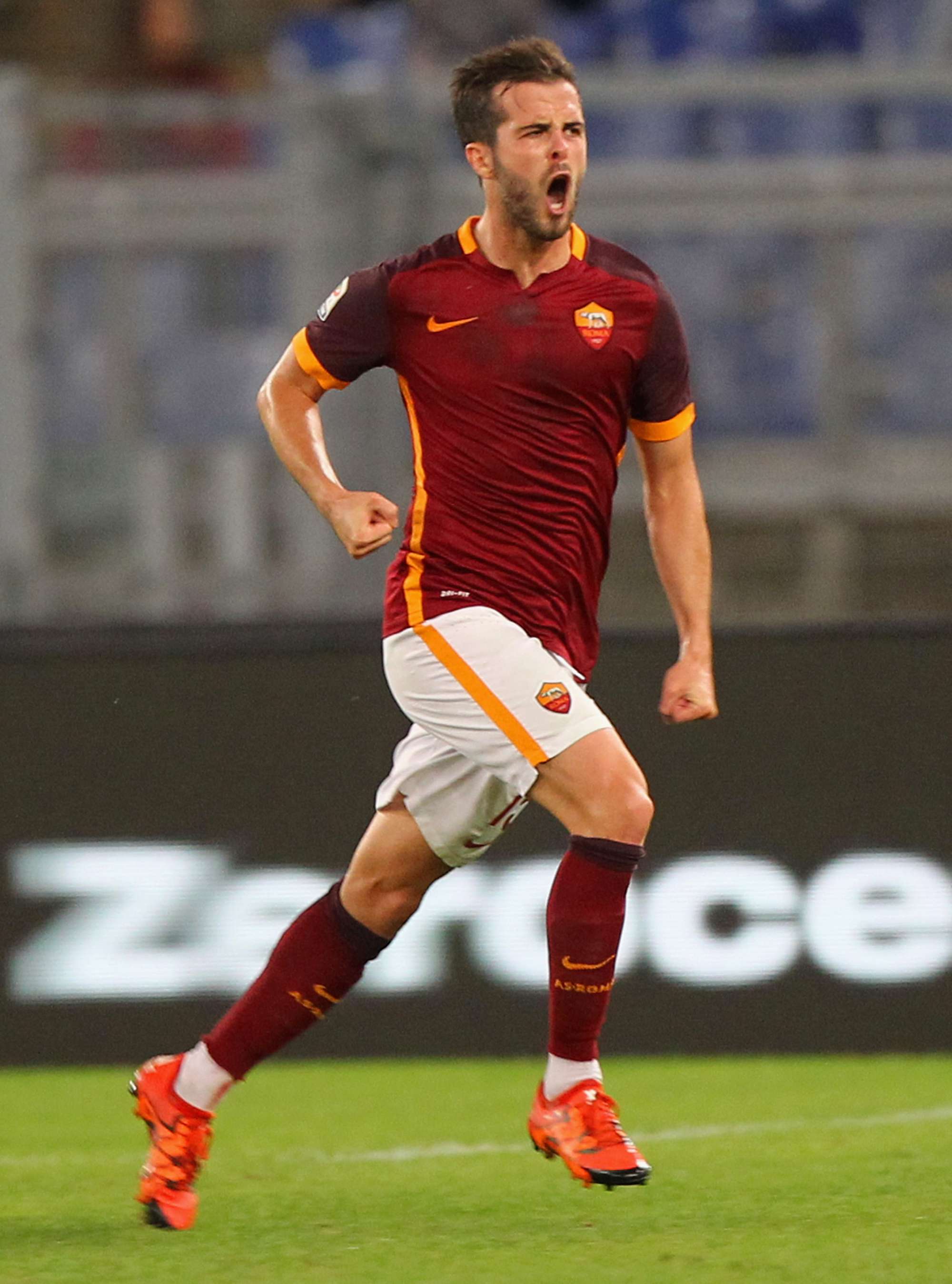 Pjanic esulta dopo la rete all'Empoli di sabato scorso