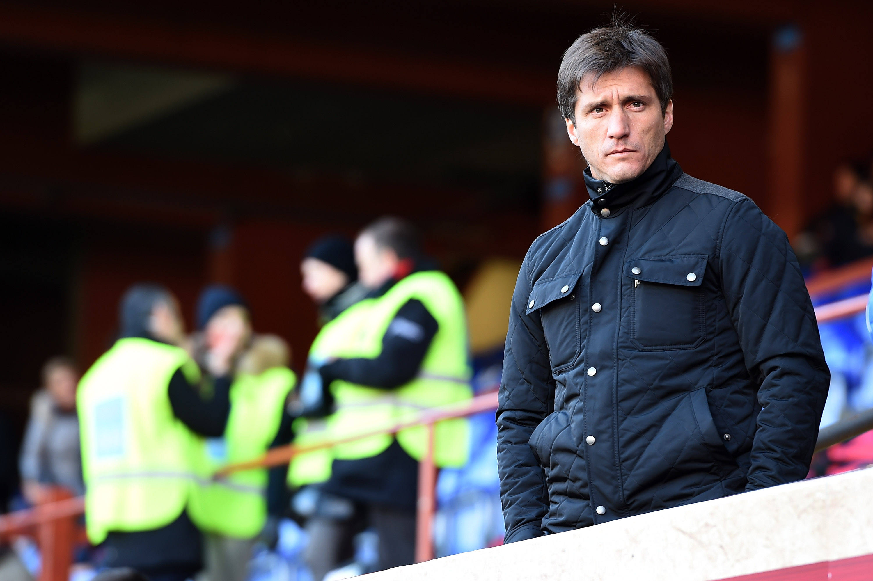 Schelotto segue Genoa-Palermo dalle tribune di Marassi, non potendo per legge rimanere a bordocampo senza patentino