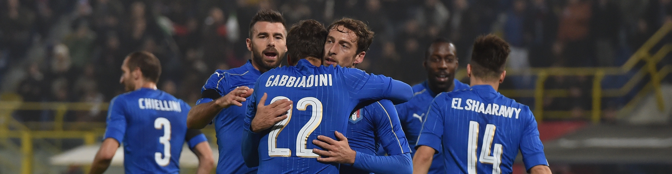 Marchisio abbracciato da Gabbiadini