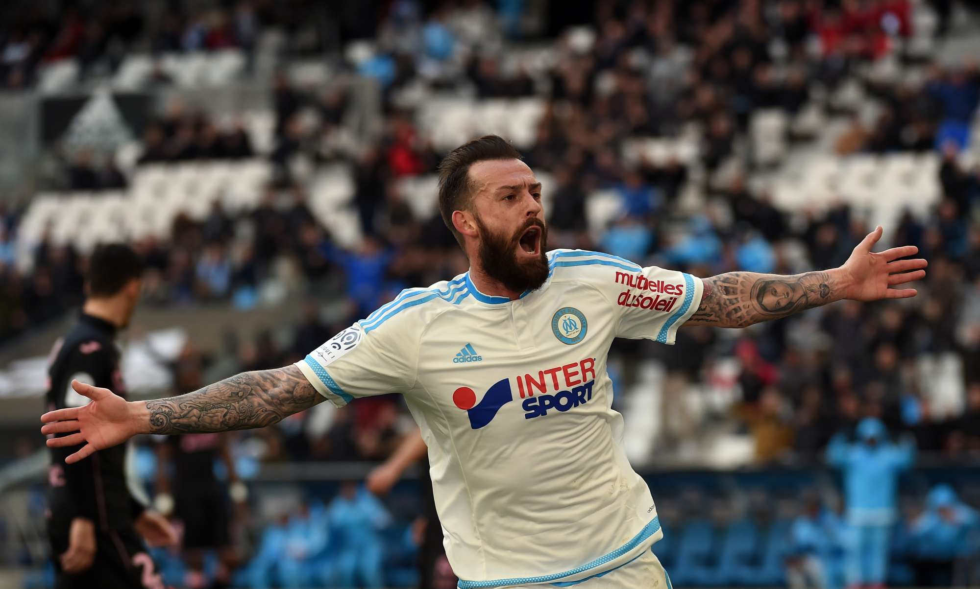 Steven Fletcher, attaccante del Marsiglia, celebra un gol dello scorso weekend