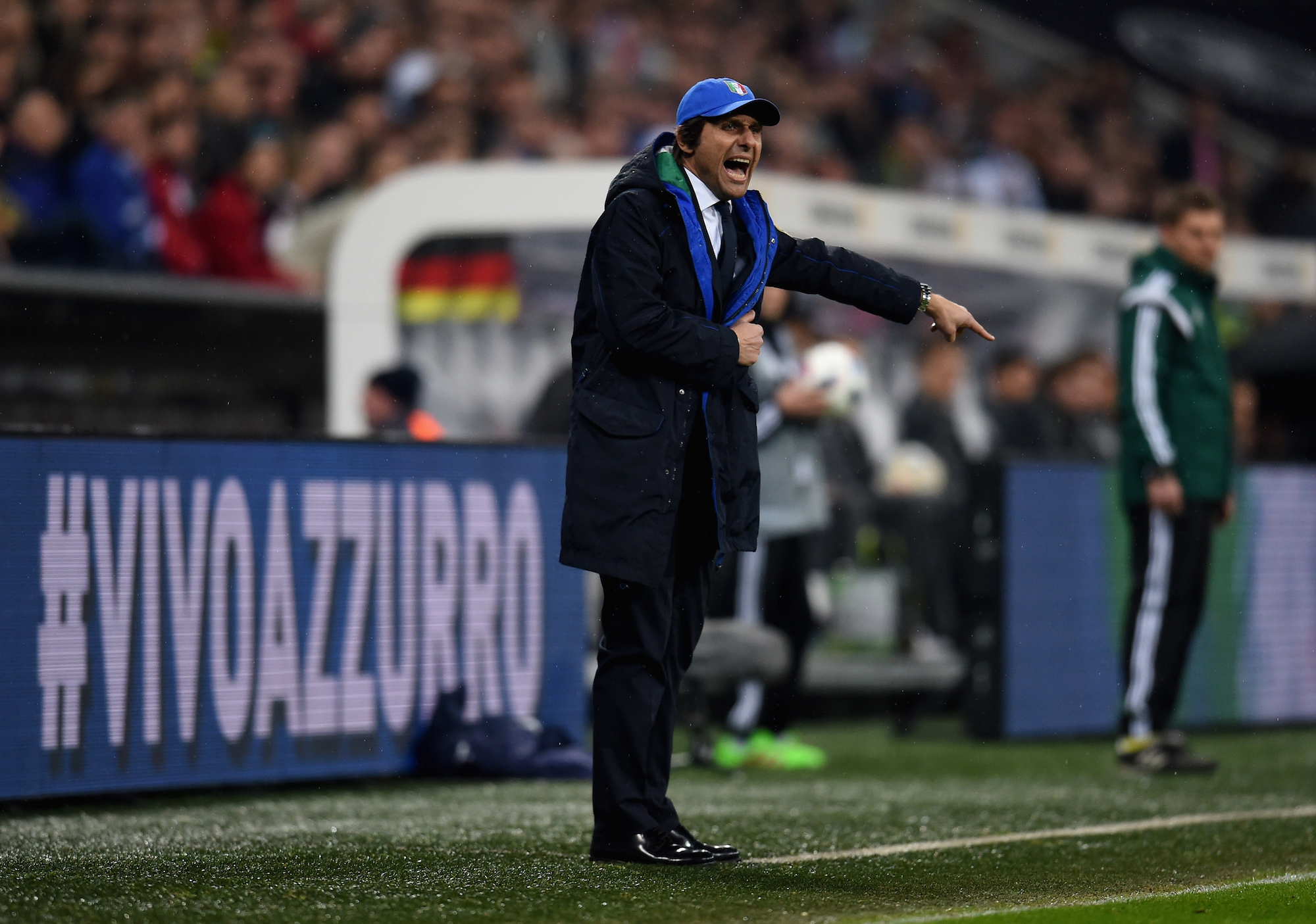 La grinta di Conte a bordocampo