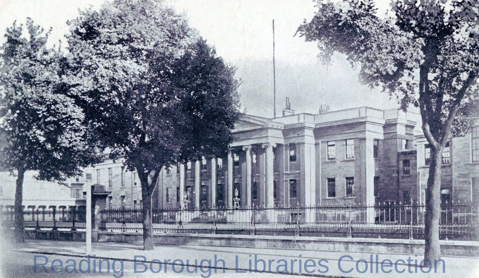 The Royal Berkshire Hospital, Reading, c1906. Looking eastwards from across London Road. The Royal Berkshire Hospital, Reading, c1906. Looking eastwards from across London Road.