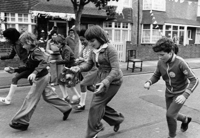 The Queen's Silver Jubilee: Children's activities in Glebe Avenue, Mitcham