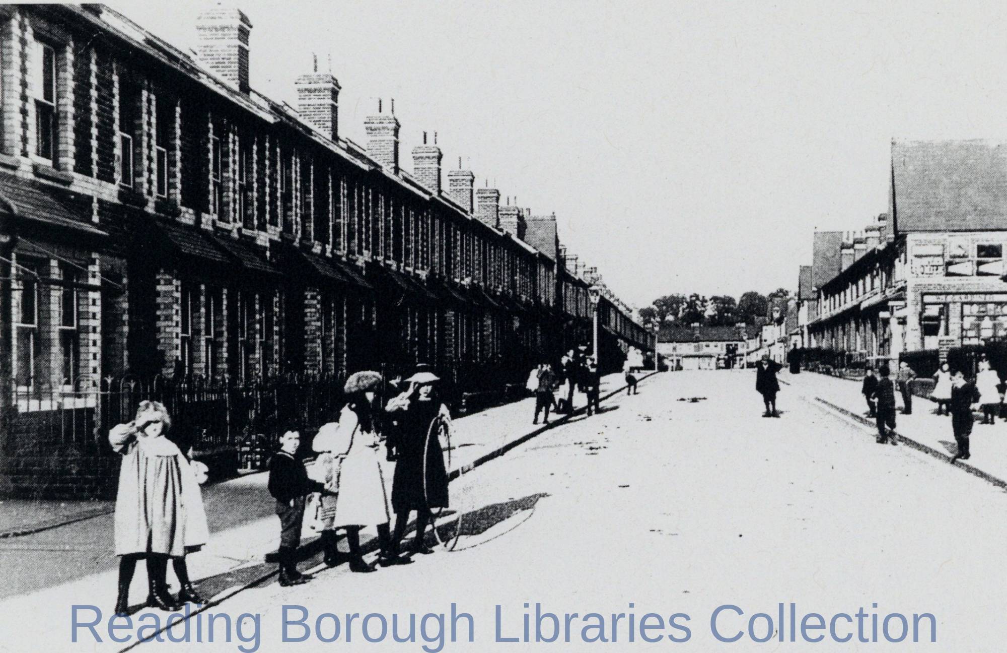 Grange Avenue looking north to Wykeham Road. Grange Avenue looking north to Wykeham Road.
