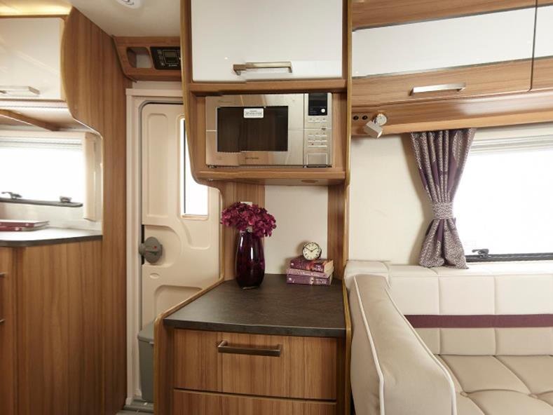 2017 LUNAR STELLAR 2 BERTH Caravans site