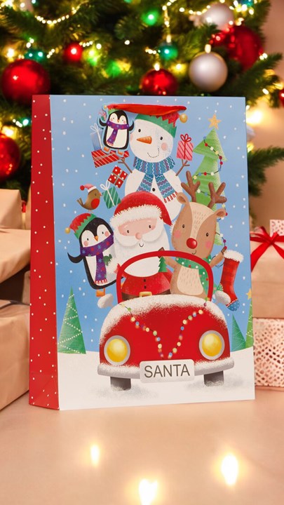 Set of 6 Extra Large Christmas Gift Bags with Handle & Tag Mixed Designs Set of 6 Extra Large Christmas Gift Bags with Handle & Tag Mixed Designs