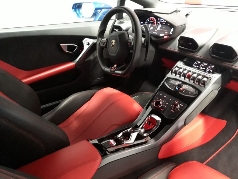 Drive your dream car — Lamborghini Huracan