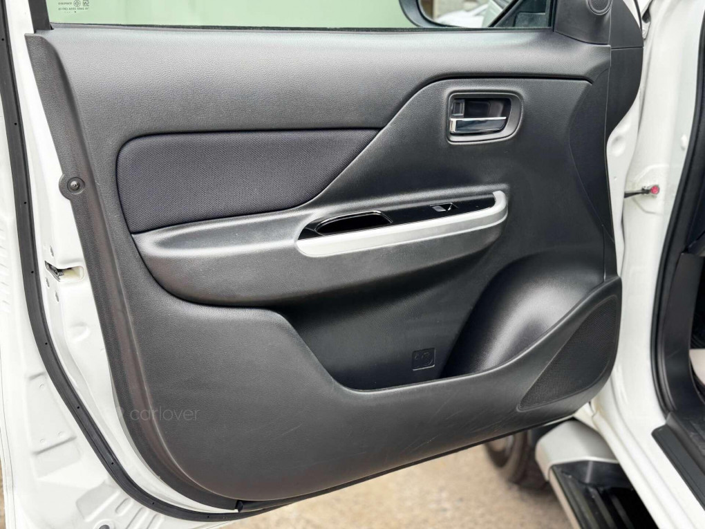 Mitsubishi L200 Diesel Pickup in Hillsborough