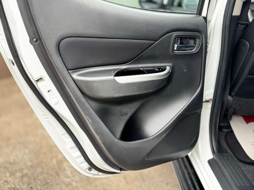 Mitsubishi L200 Diesel Pickup in Hillsborough