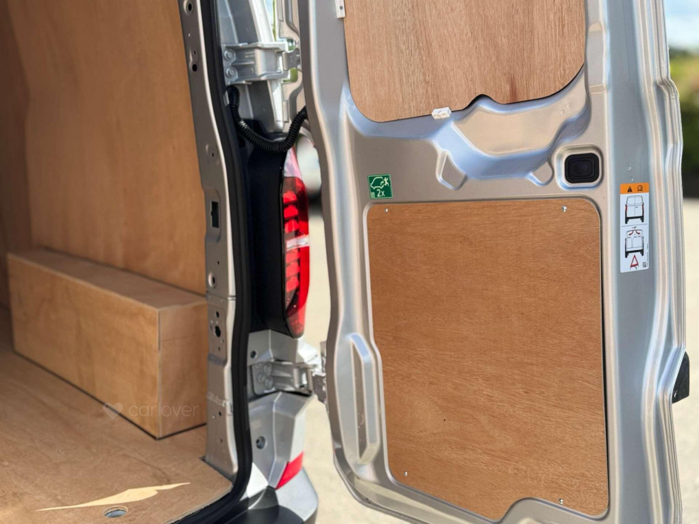 Volkswagen Transporter Diesel Commercial in Hillsborough
