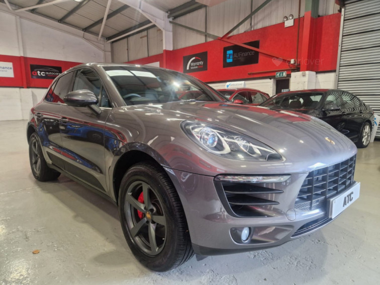 2015 Porsche Macan