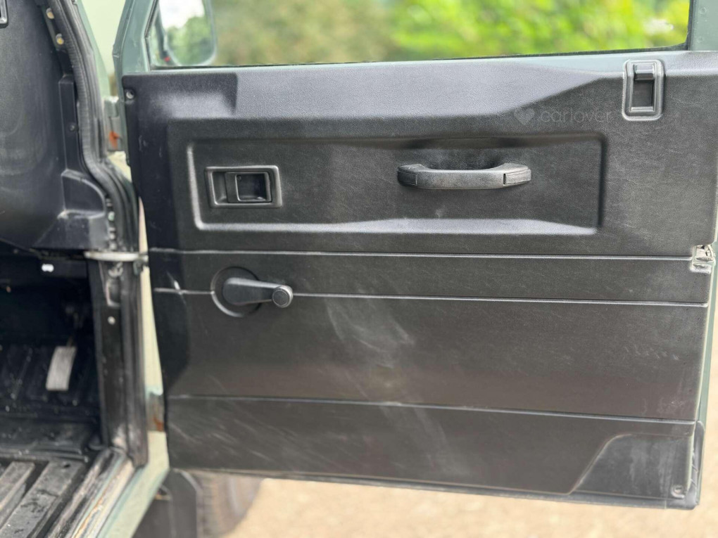 Land Rover Defender 90 Diesel Unknown in Hillsborough