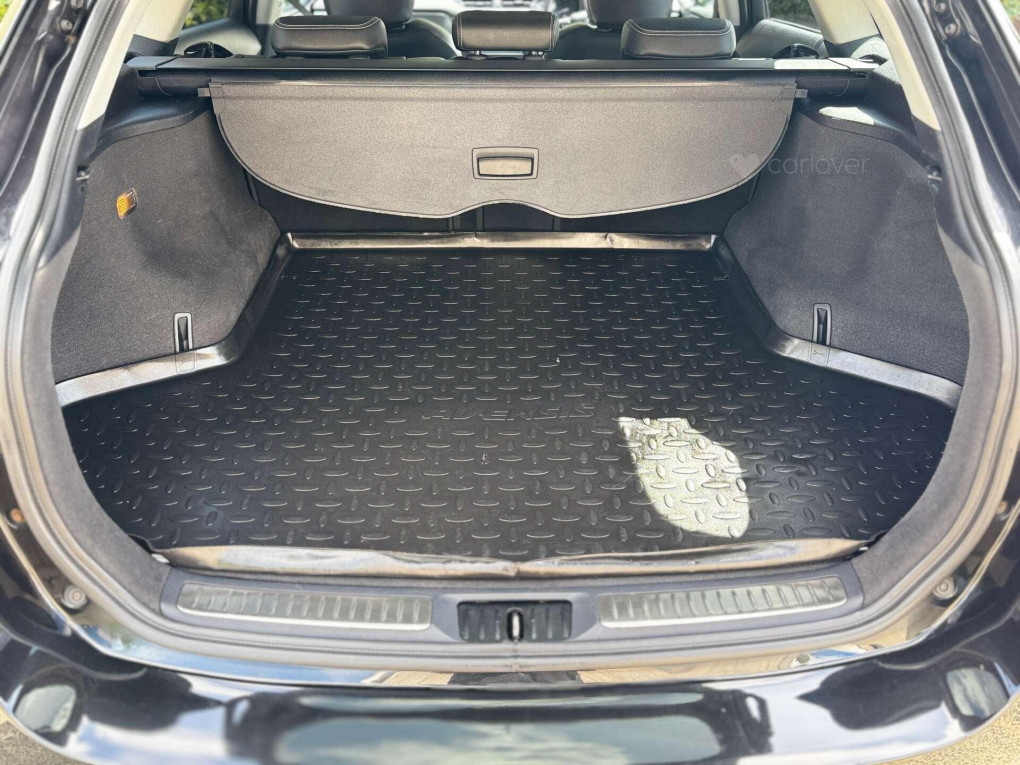 Toyota Avensis Diesel Estate in Hillsborough