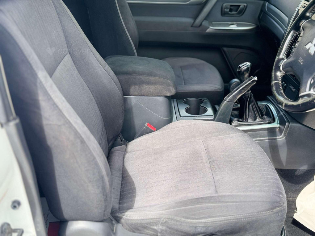 Mitsubishi Shogun Diesel SUV in Hillsborough