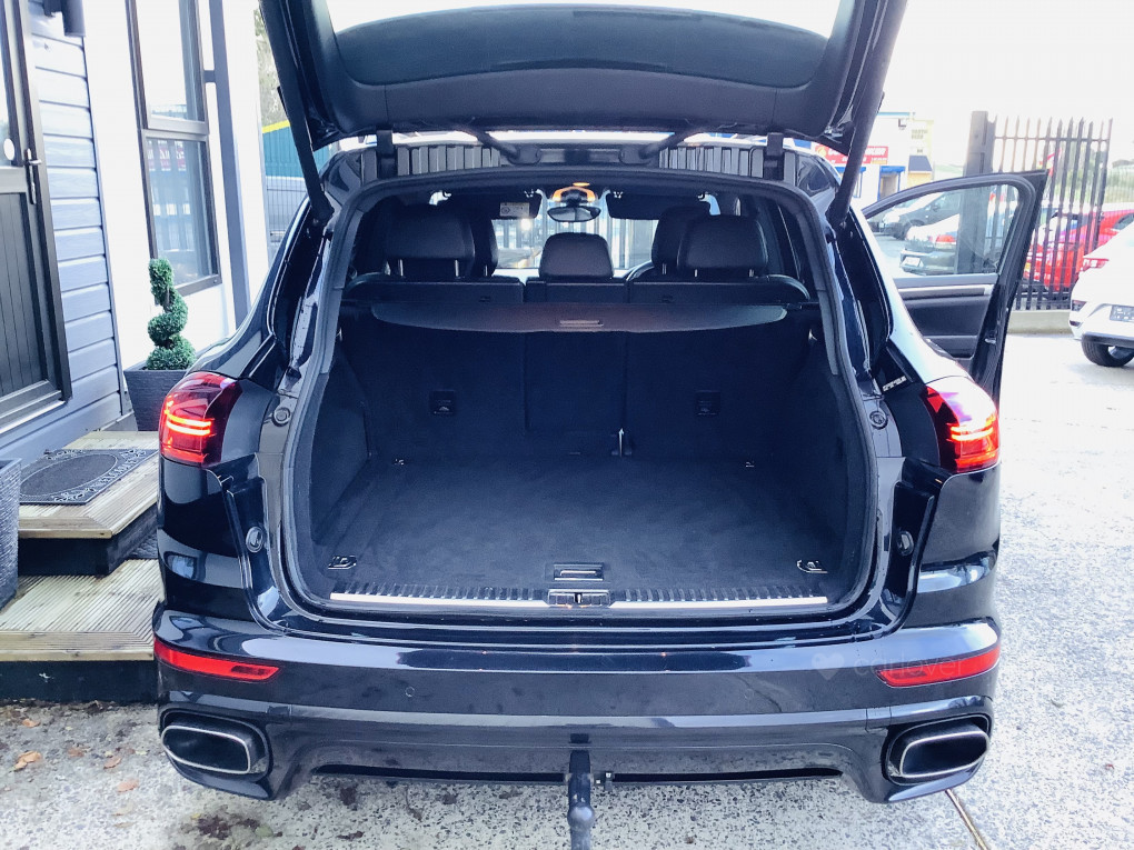 Porsche Cayenne Diesel SUV in Newry