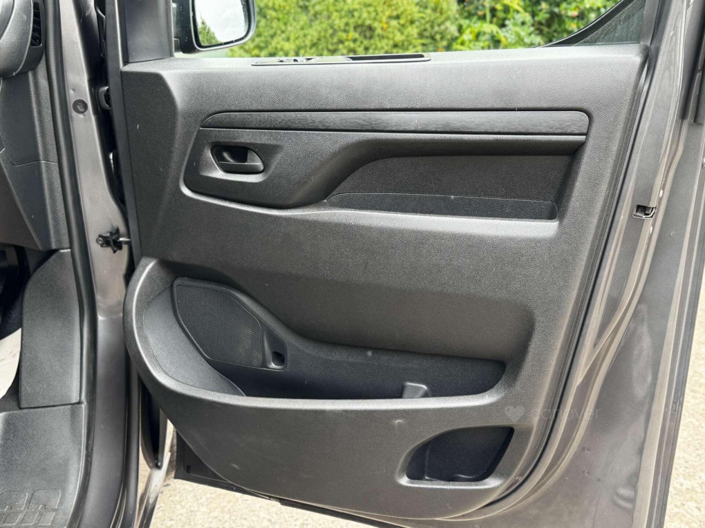 Vauxhall Vivaro Diesel Commercial in Hillsborough