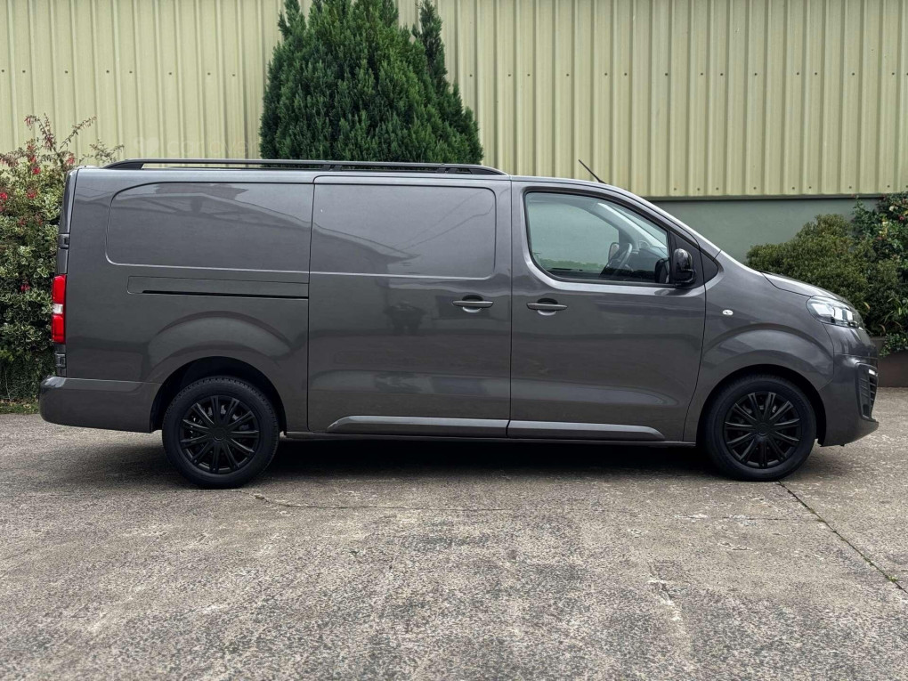 Vauxhall Vivaro Diesel Commercial in Hillsborough