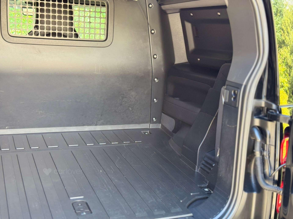 Land Rover Defender Diesel Unknown in Hillsborough