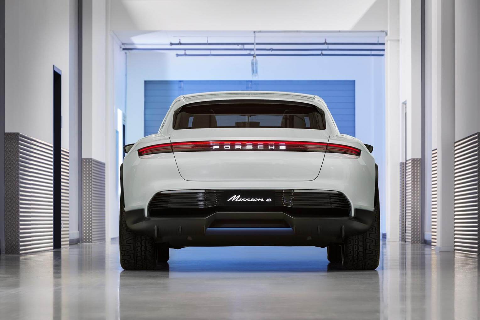 Porsche Mission E Cross Turismo Trasera