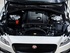 יגואר F-PACE 2016 - 2017 פנאי שטח    - מנוע בתוך הרכב