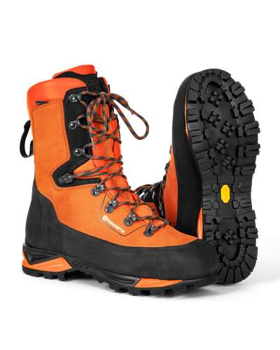 Chainsaw leather boots technic