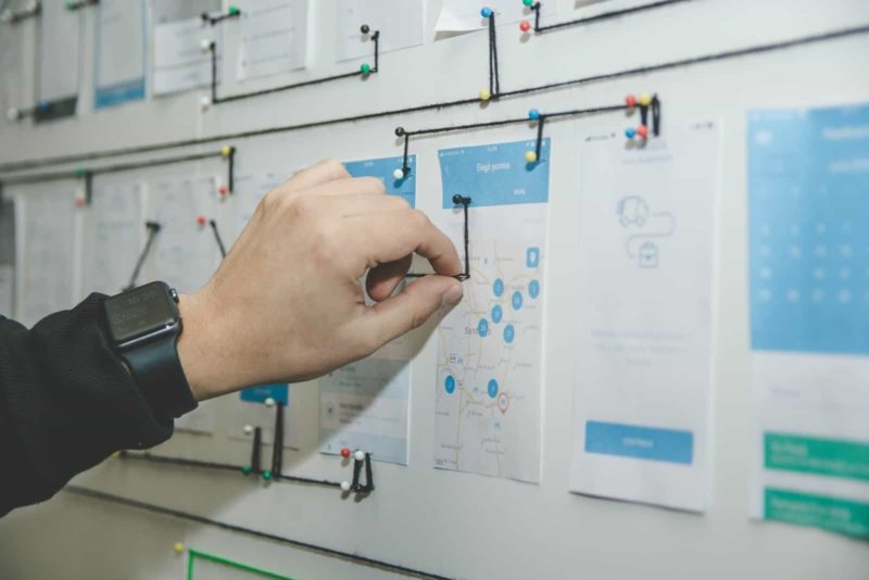 App screen journey mapping using a pin board