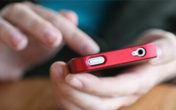 İngiltere'de Eğitim Süresinde İletişim ve Telefon Hattı İngiltere'de Eğitim Süresinde İletişim ve Telefon Hattı