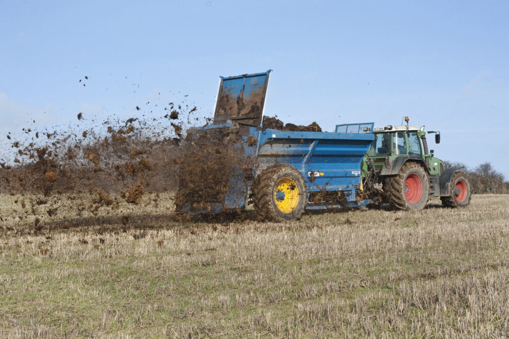 Ban on farmyard manure spreading from November 1 Agriland.co.uk