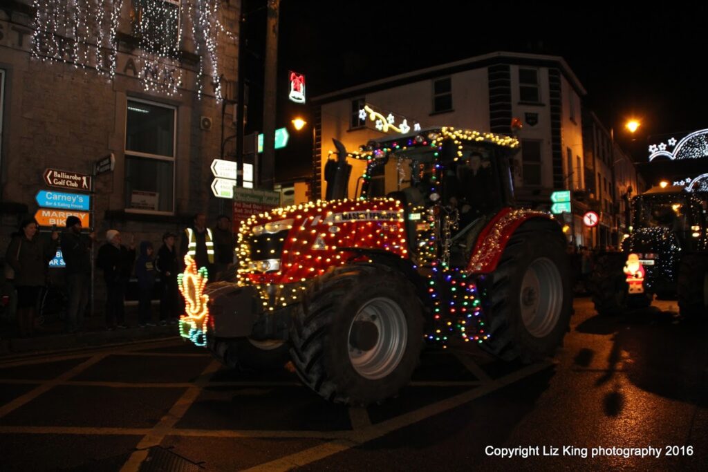 Pics Tractors with Christmas lights wow crowds at parade in the west