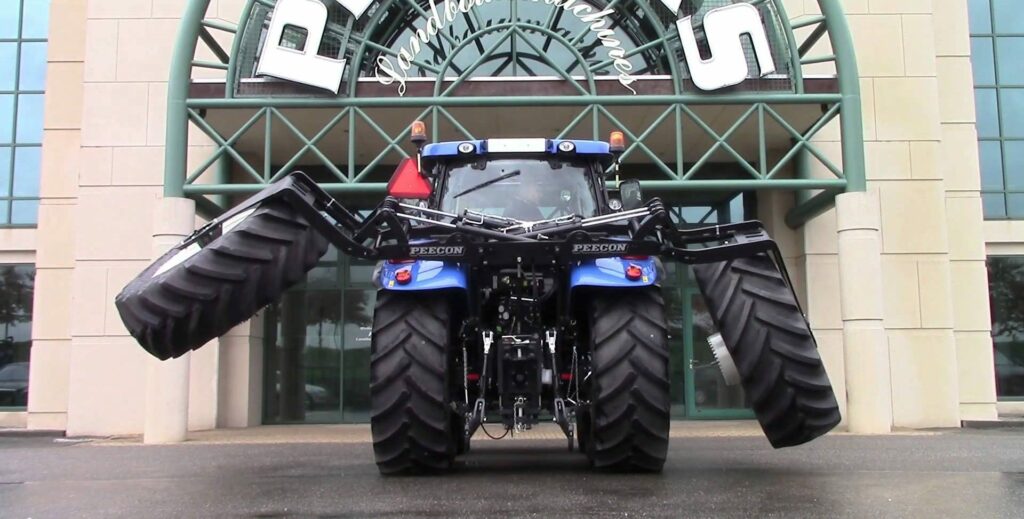 Video Ever 'tyre' of removing twin wheels? Check out this solution