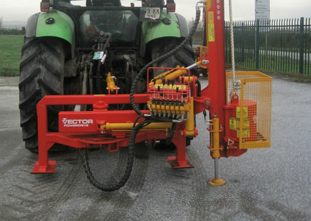 New 'swingaround' post driver hammers home the message Agriland.co.uk