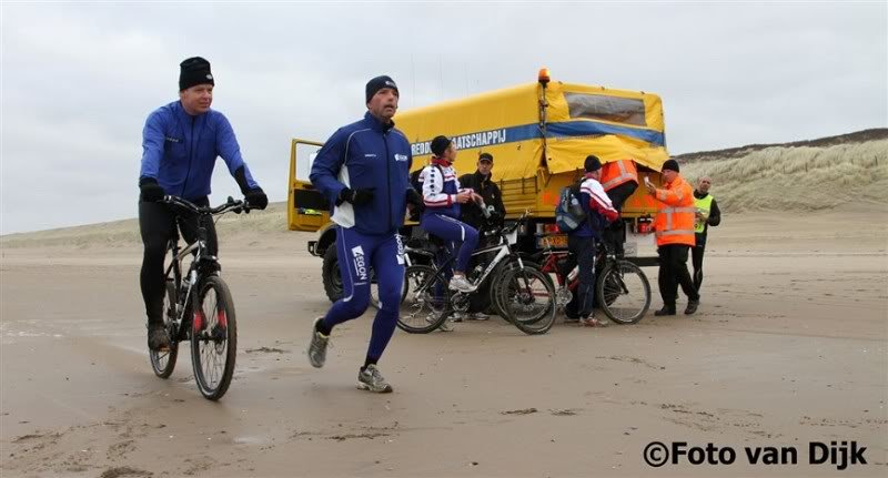 135 km hardlopen en fietsen voor de KNRM