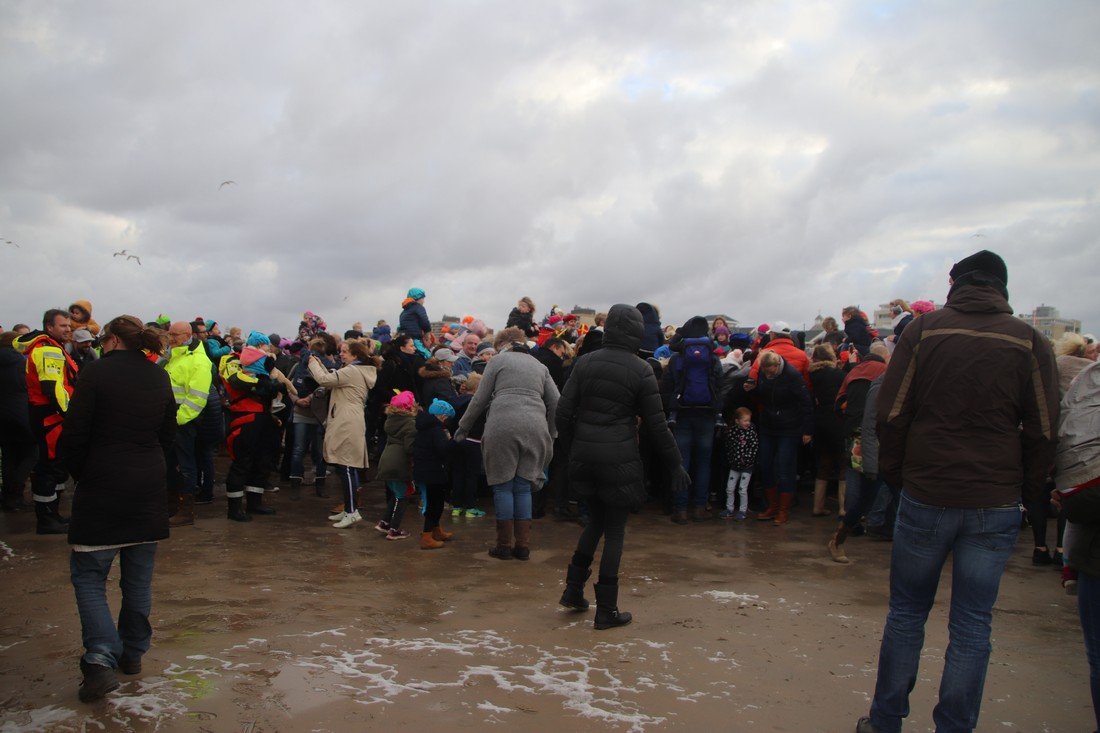 Aankomst Sinterklaas met zijn Zwarte Pieten Noordwijk