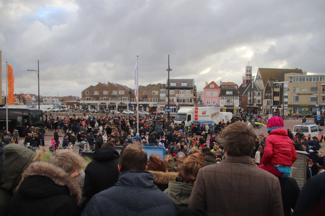 Aankomst Sinterklaas met zijn Zwarte Pieten Noordwijk