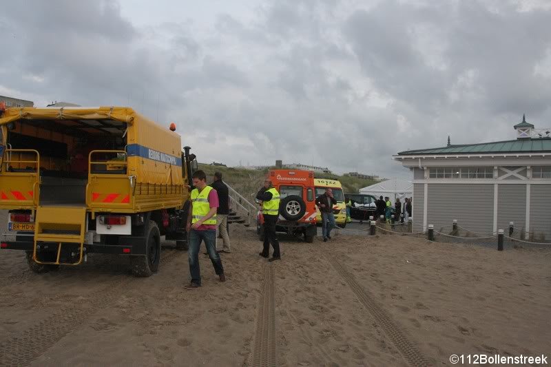 Inzet strand 24-06-2011 persoon onwel