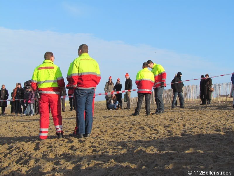 NRB assisteert bij nieuwjaars duik