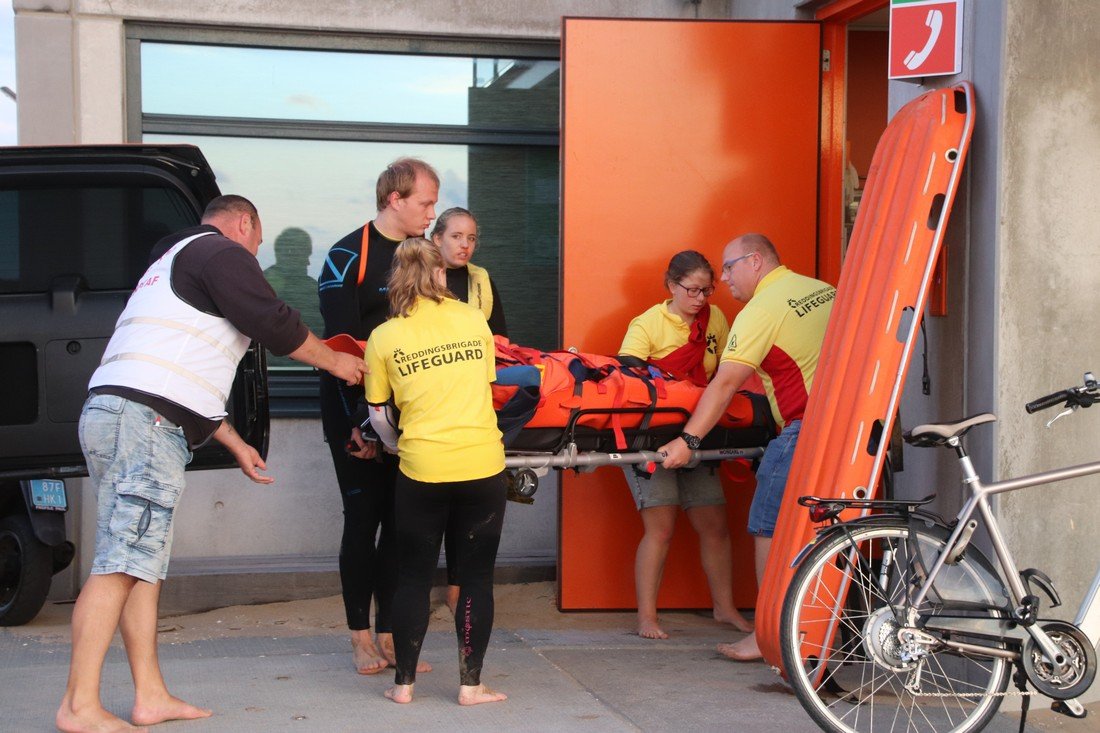 Grote oefening strand Katwijk