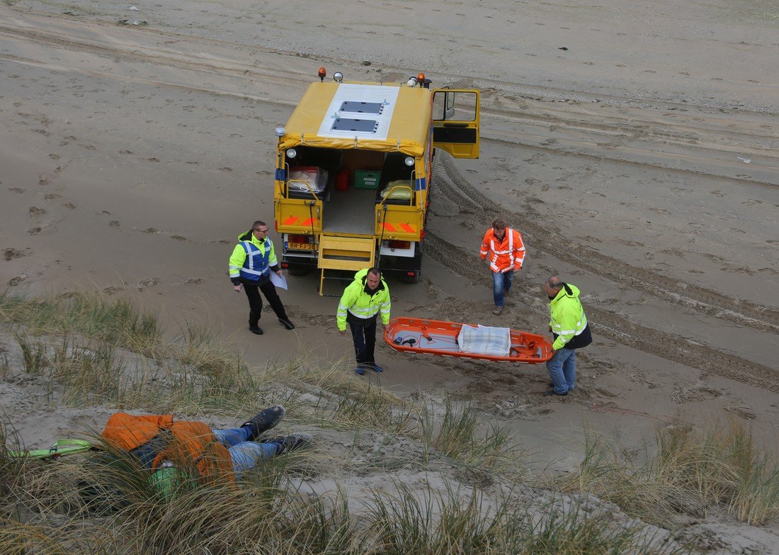 Grote hulpverleningsoefening strand afrit 29 Noordwijk