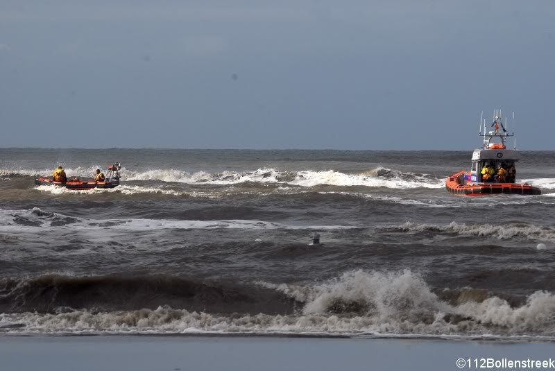 Surfer in problemen Katwijk