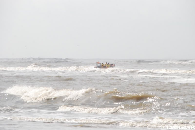 Surfer in problemen Katwijk