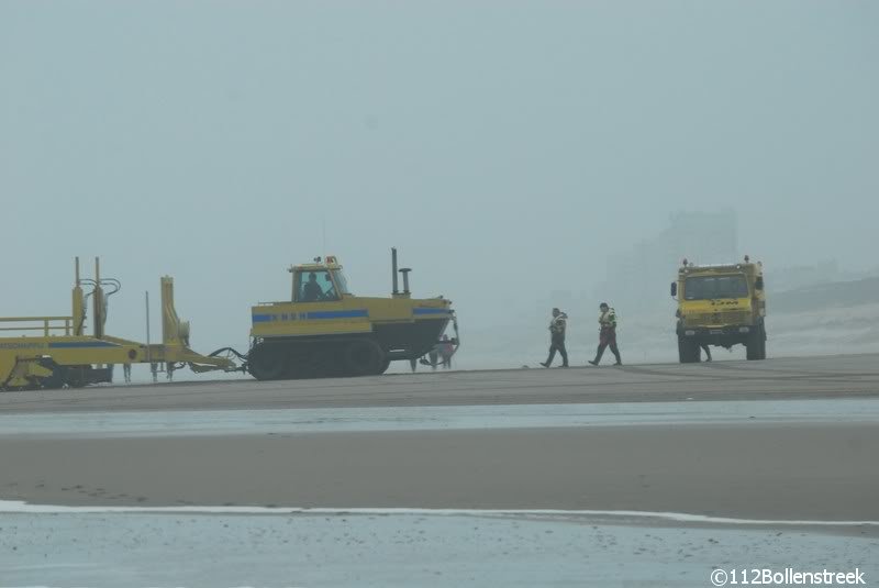 KNRM Katwijk oefent bij harde wind en hoge golven