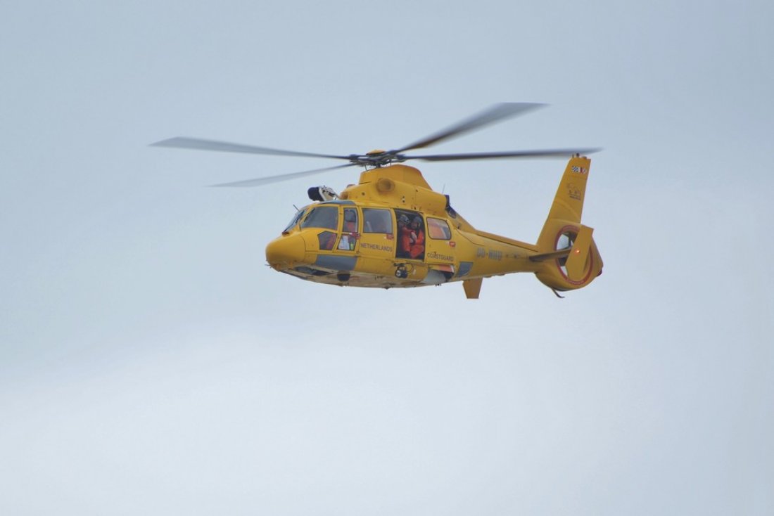 Kitesurfer in problemen Katwijk